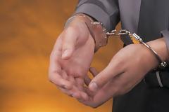 Αίγιο: Συνέληφθη 65χρονος με κατασκευές αλουμινίου για μεγάλα χρέη στο δημόσιο