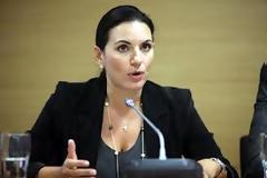 Με τον Αρχιεπίσκοπο Αμερικής Δημήτριο πρόκειται να συναντηθεί σήμερα η Όλγα Κεφαλογιάννη