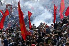 Νεκρός ένας 20χρονος διαδηλωτής στην Κωνσταντινούπολη - Eρντογάν προς το εξωτερικό: 