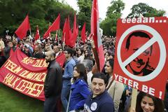 Με το twitter και τους ξένους παράγοντες τα έβαλε ο Ερντογάν