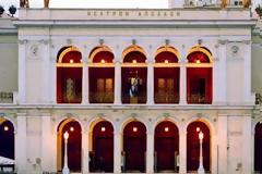 Kραυγή αγωνίας από τον Θοδωρή Αμπαζή – «Το Δημοτικό θέατρο Απόλλων της Πάτρας καταρρέει»