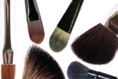 Πέντε βήματα για να πλύνετε τα πινέλα σας