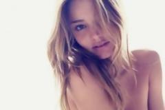 Αναστάτωσε το twitter η Μιράντα Κερ (ΦΩΤΟ)