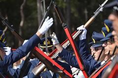 Περικοπή 1 δις από το ΥΠΕΘΑ - 