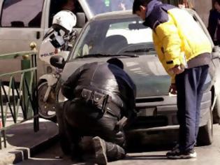 Φωτογραφία για Πάτρα: Aγρίεψε η Δημοτική Αστυνομία – Αφαιρούν πινακίδες από Ι.Χ. στους πεζόδρομους της πόλης