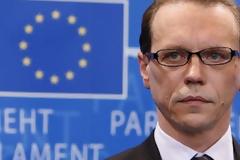 «Πάγο» στη μείωση του ΦΠΑ στην εστίαση βάζει ο Επίτροπος Φορολογίας της Ε.Ε