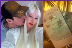 Tζούλια Αλεξανδράτου: Οι ετοιμασίες του γάμου της και η γαμήλια κάρτα του παππού της!