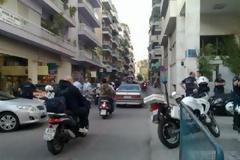 Πάτρα: Ξυλοκόπησαν άγρια τροχονόμο με καδρόνια, άτομα του αντιεξουσιαστικού χώρου