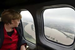 Μέρκελ: 100 εκατομμύρια ευρώ άμεσα για τους πλημμυροπαθείς