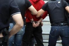 Συνελήφθη ημεδαπός στην ευρύτερη περιοχή της Λάρισας για καλλιέργεια δενδρυλλίων κάνναβης και κατοχή ναρκωτικών ουσιών