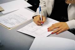 Επανεξέταση των μνημονιακών μέτρων