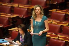 Αρνήθηκε το έλεγχο κατά την είσοδο στη Βουλή και η Ραχήλ Μακρή
