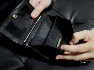 Φωτογραφία για Ανήλικος έκλεψε 2.300 ευρώ από το πορτοφόλι της γιατρού στη Δράμα