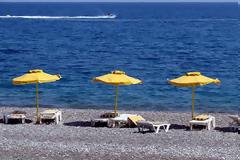 Η κρίση «χτυπά» και τις παραλίες