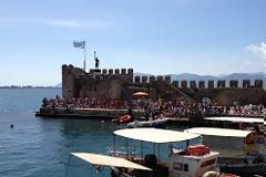 Καθαρίζουν το λιμάνι της Ναυπάκτου οι δύτες του Lepanto Dive Center