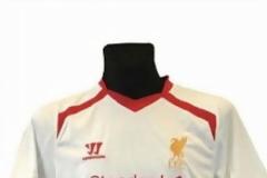 Παρουσιάστηκαν οι νέες εκτός έδρας φανέλες της Λίβερπουλ