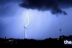 Αστραπές και βροντές στη Θεσσαλονίκη