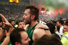 Κάλεσμα στις ελληνικές ομάδες για να επιστρέψει έκανε ο Βουγιούκας