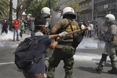 Ένας ΜΑΤατζής απαντάει σε όλα, η άλλη πλευρά...