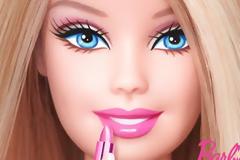 VIDEO | Ποια κρύβεται πίσω από τη φωνή της Βarbie;