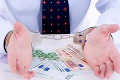 Πάτρα: Συνελήφθη 46χρονος έμπορος υποδημάτων για χρέη προς το Δημόσιο