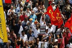 Το κουρδικό κίνημα στο πλευρό των διαδηλωτών