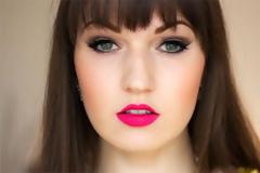Εντυπωσιακό μακιγιάζ με φούξια χείλη