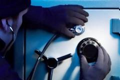 Πάτρα: «Σήκωσαν» χρηματοκιβώτιο από το σούπερ μάρκετ 