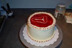 Μαντέψτε με τι υλικά είναι φτιαγμένο αυτό το κέικ!