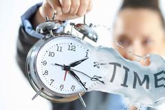 8 ανθυγιεινοί τρόποι που δεν ενδείκνυνται για να κερδίσετε χρόνο