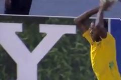 Πήγε να κάνει το πλάγιο αλλά του έφυγε η μπάλα [Video]