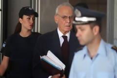 Αντικρούει τους ισχυρισμούς Ακη