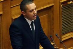 O Κασιδιάρης αρνείται το Ολοκαύτωμα - Αποδοκιμασίες από τους βουλευτές των άλλων κομμάτων