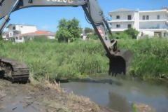 Ξεβρομίζει με επέμβαση της Περιφερειακής Ενότητας Τρικάλων παραποτάμιο σύστημα