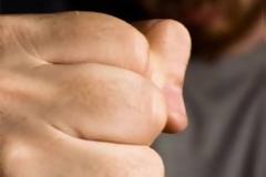 Mαφιόζικη επίθεση σε νυχτερινό κέντρο - Έσπασαν το σαγόνι στον υπεύθυνο!