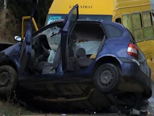 Φωτογραφία για Σχολικό λεωφορείο συγκρούστηκε με αυτοκίνητο