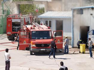 Φωτογραφία για Φωτιά στα Κεραμειά κατέστρεψε ολοσχερώς αποθήκη