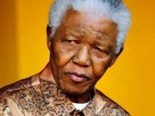 Φωτογραφία για «Είναι πλέον καιρός να τον αφήσουν να φύγει» γράφει ο Τύπος για τον Μαντέλα