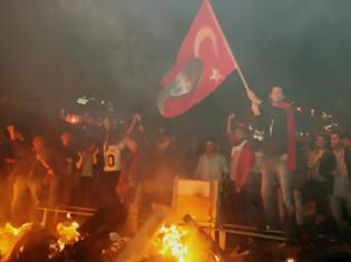 Φωτογραφία για Νέες συγκρούσεις κυβερνητικών και αντικυβερνητικών-Ανυποχώρητος ο Ερντογάν