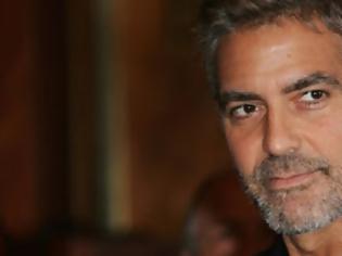Φωτογραφία για George Clooney: Δεν μπόρεσε να βρει βενζίνη στην Εγνατία Οδό!