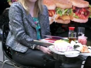 Φωτογραφία για Ιπτάμενος δίσκος σερβίρει σούσι στο Λονδίνο! [video]