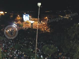 Φωτογραφία για Χιλιάδες κόσμος συγκεντρωμένος έξω από την ΕΡΤ [photo+video]