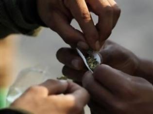 Φωτογραφία για Aγρίνιο: Διακίνηση ναρκωτικών και «προστασία» ακόμη και σε ζαχαροπλαστεία