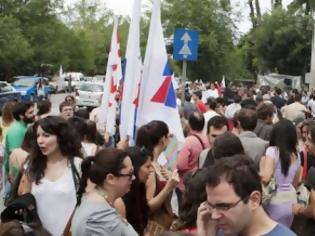 Φωτογραφία για Πάτρα-Τώρα: Mεγάλη συμμετοχή στο συλλαλητήριο για την ΕΡΤ στην πλατεία Γεωργίου