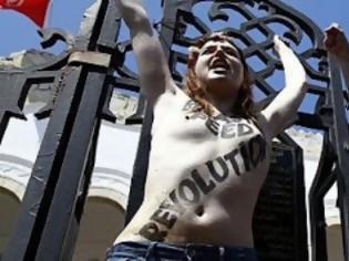 Φωτογραφία για Καμπάνα στις ακτιβίστριες Femen