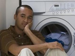 Φωτογραφία για Οι δικαιολογίες των αντρών για να μη βάλουν πλυντήριο