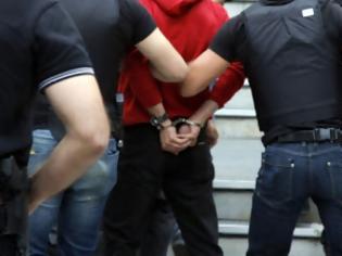 Φωτογραφία για Συλλήψεις για μεταφορά λαθρομεταναστών