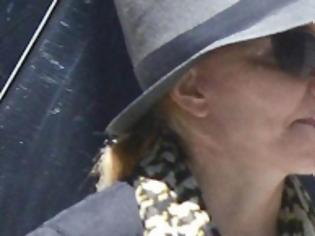 Φωτογραφία για Τι έπαθε το πρόσωπο της Madonna;