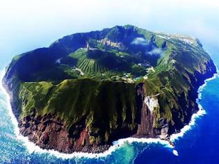 Φωτογραφία για Νησί-ηφαίστειο: Ένα παράξενο μέρος να ζεις!