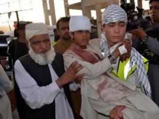 Φωτογραφία για Δεκάδες νεκροί από επίθεση βομβιστή αυτοκτονίας στο Πακιστάν